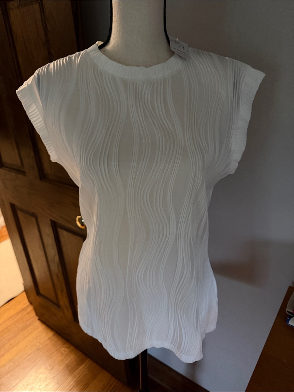White Textured Cap-Sleeve Tunic Top Sz M
